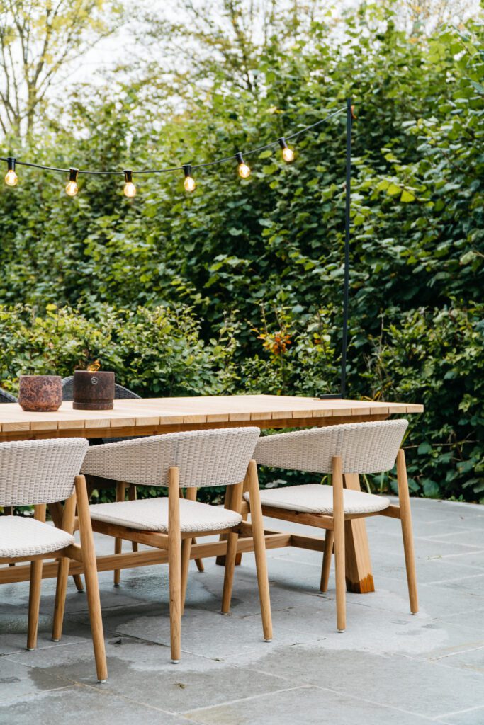 Bourbon-Sleeckx buiten meubelen, buiteninrichting, tafel, verlichting