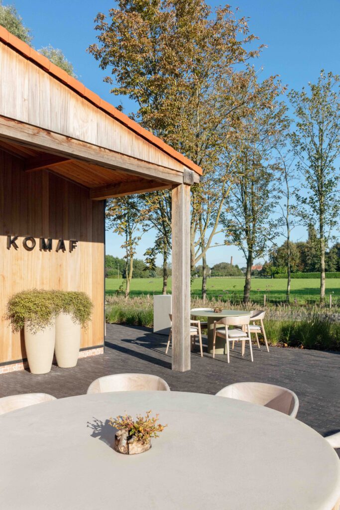 Buiteninrichting Wommelgem – Restaurant Komaf, Bourbon-Sleeckx, Bastalpe, Bourbon, Umbrosa, Jardinico Parasols, Vincent Sheppard