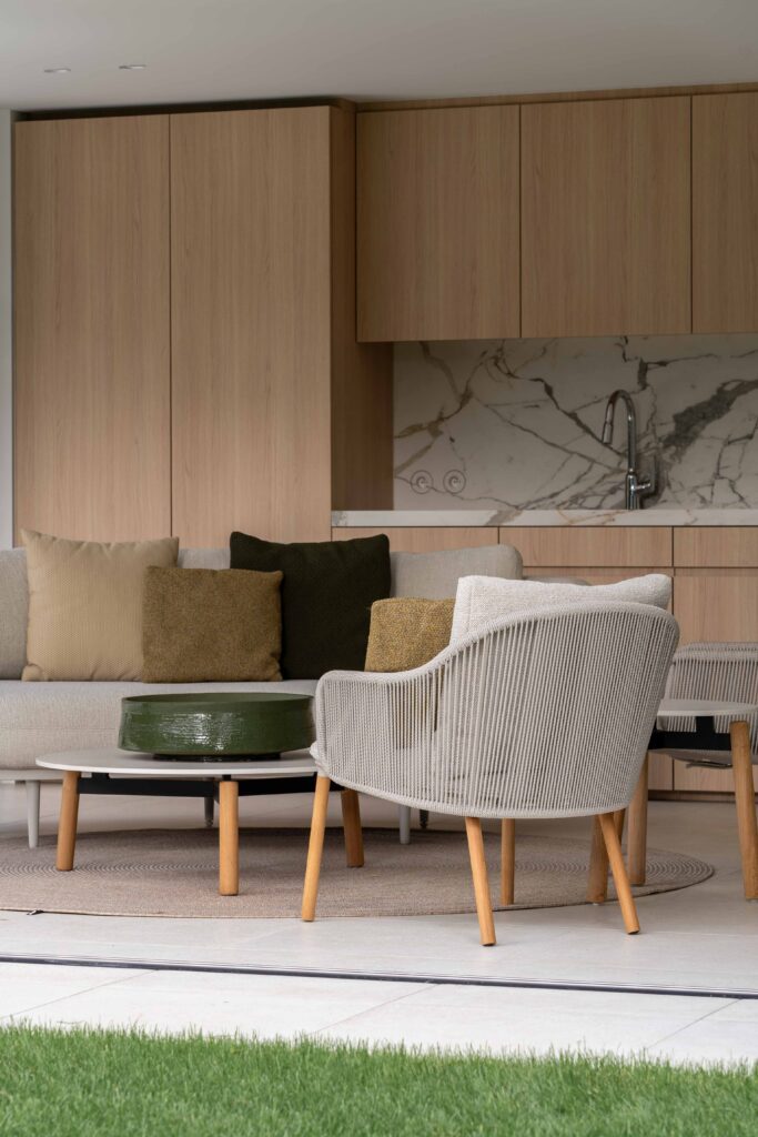 Buiteninrichting Halle-Zoersel – Project C, Bourbon-Sleeckx, Royal Botania, Tribù, Atelier Vierkant, Umbrosa, Vincent Sheppard, Limited Edition