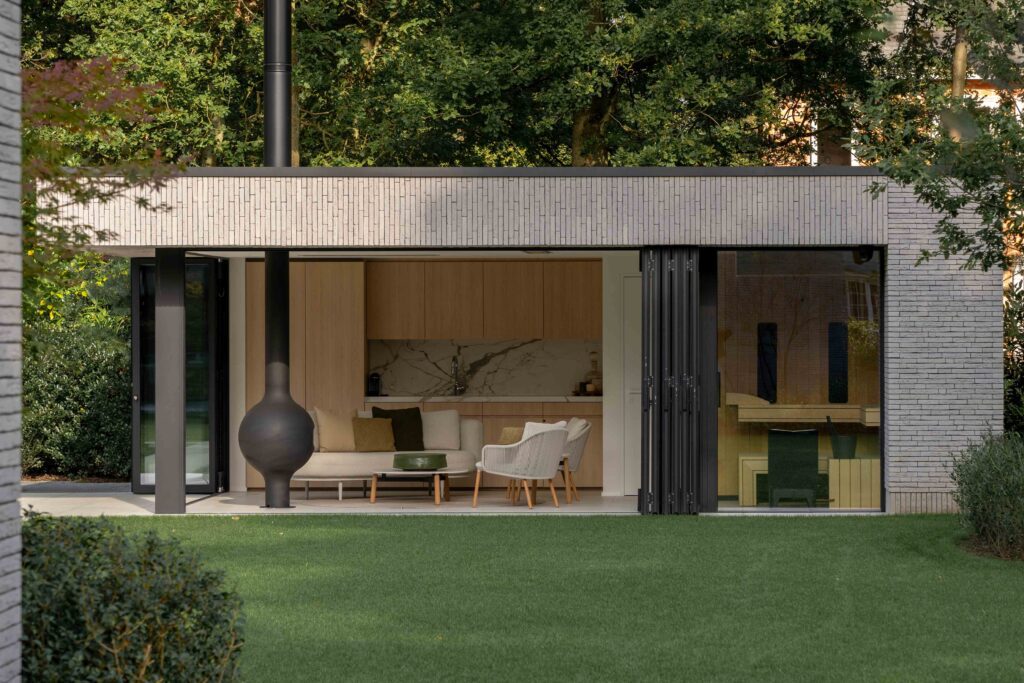 Buiteninrichting Halle-Zoersel – Project C, Bourbon-Sleeckx, Royal Botania, Tribù, Atelier Vierkant, Umbrosa, Vincent Sheppard, Limited Edition