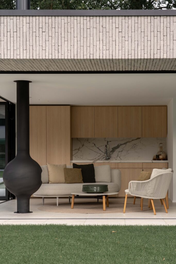 Buiteninrichting Halle-Zoersel – Project C, Bourbon-Sleeckx, Royal Botania, Tribù, Atelier Vierkant, Umbrosa, Vincent Sheppard, Limited Edition