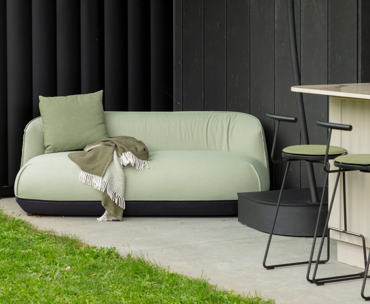 Design outdoor lounge in villa tuin